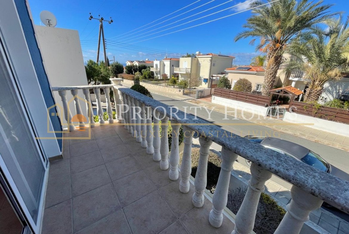 Stunning Three-Bedroom Sea View Villa in Pegeia