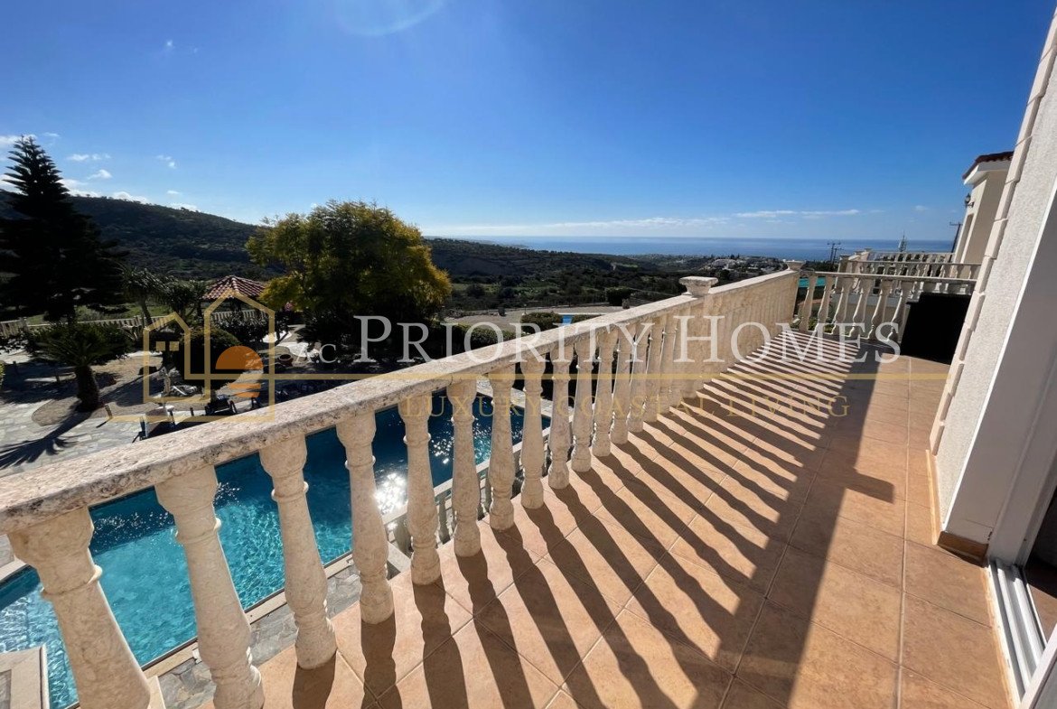 Stunning Three-Bedroom Sea View Villa in Pegeia
