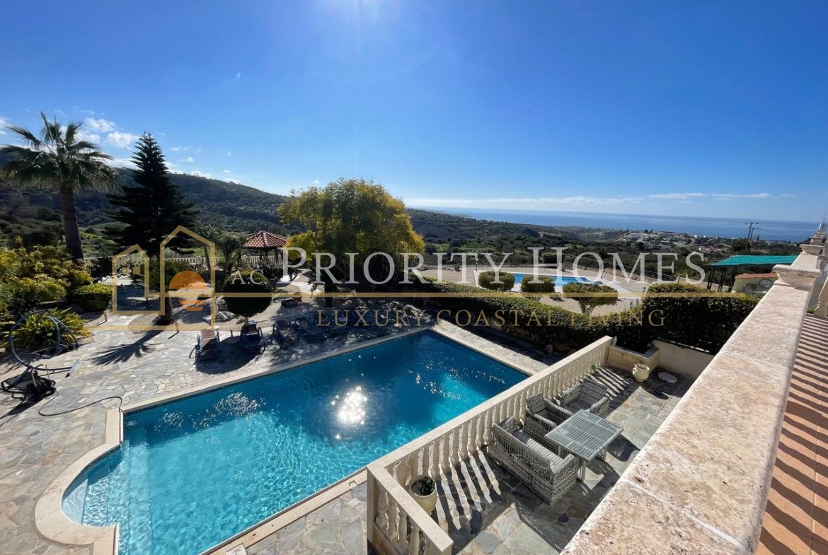 Stunning Three-Bedroom Sea View Villa in Pegeia