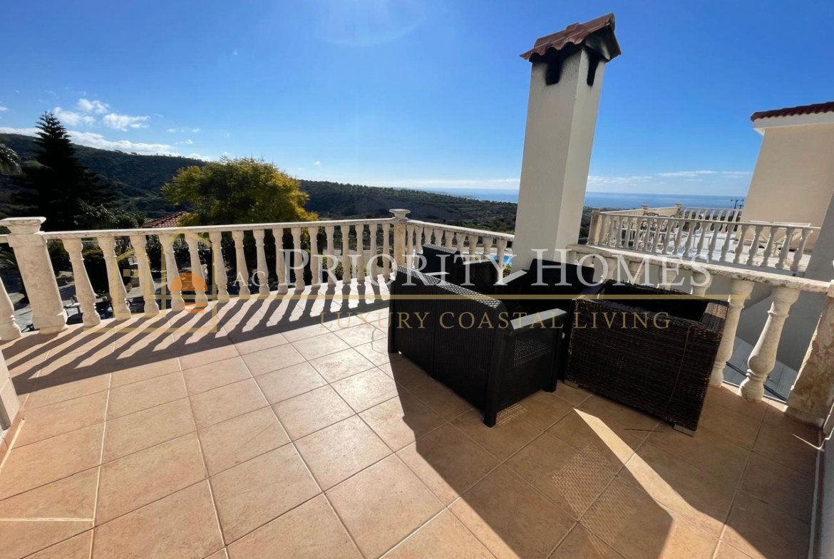 Stunning Three-Bedroom Sea View Villa in Pegeia