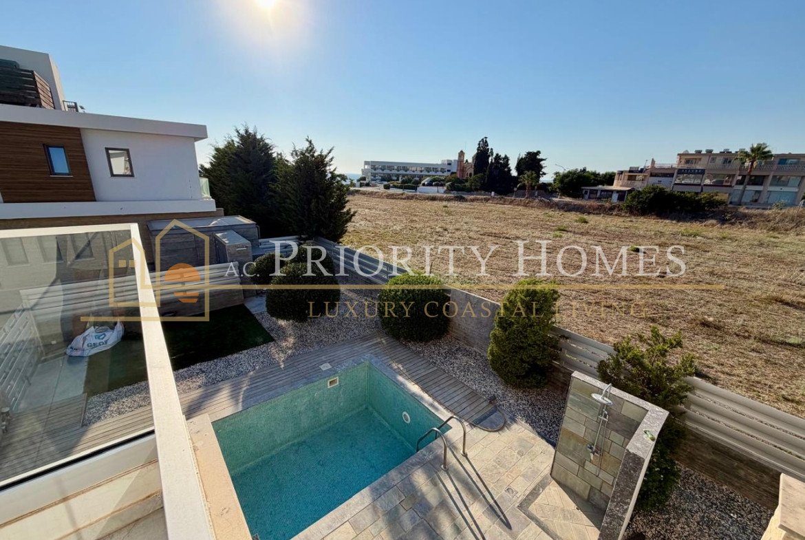 Beautiful 3 Bedroom Villa Just 100 Meteres from the Sea in Prestigious Lower Chloraka Area of Paphos