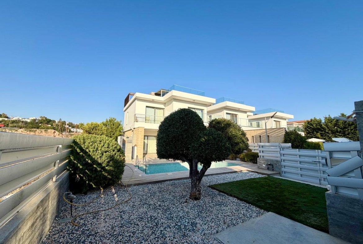 Beautiful 3 Bedroom Villa Just 100 Meteres from the Sea in Prestigious Lower Chloraka Area of Paphos