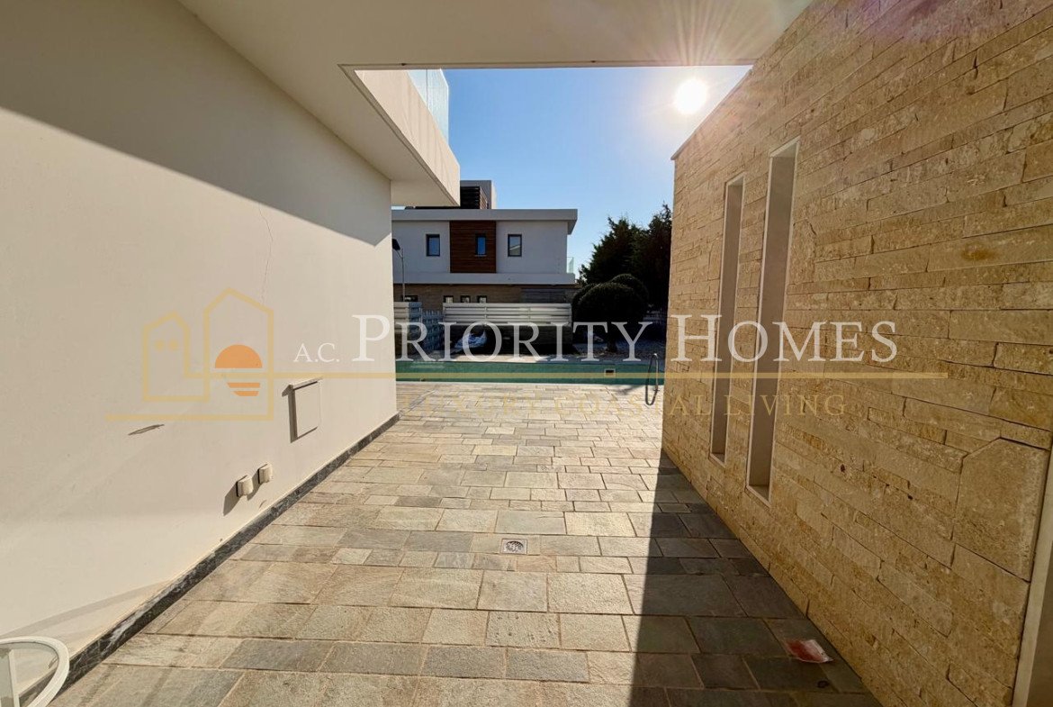 Beautiful 3 Bedroom Villa Just 100 Meteres from the Sea in Prestigious Lower Chloraka Area of Paphos