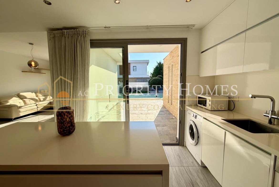 Beautiful 3 Bedroom Villa Just 100 Meteres from the Sea in Prestigious Lower Chloraka Area of Paphos