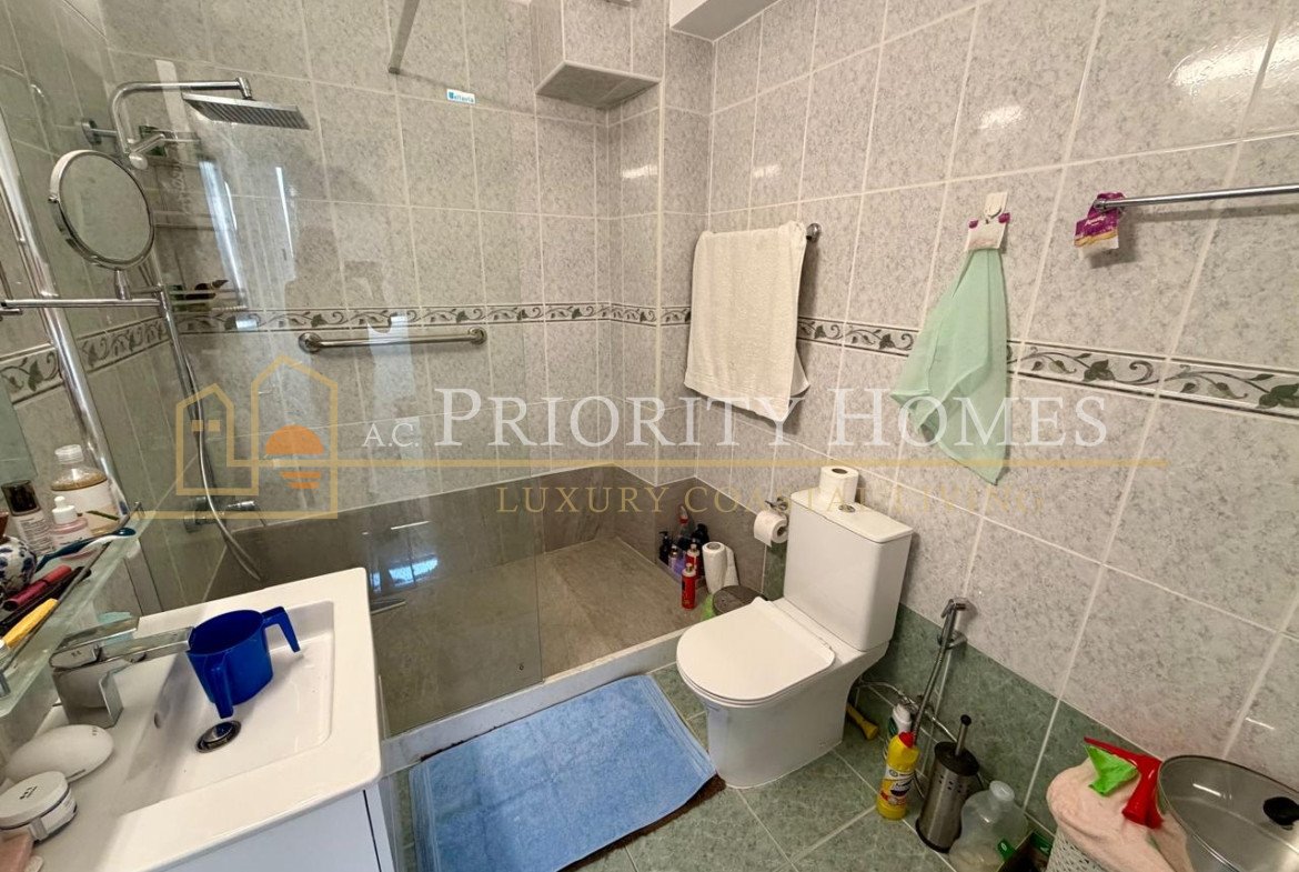 Spacious One-Bedroom Apartment with Sea Views in Tomb of the Kings