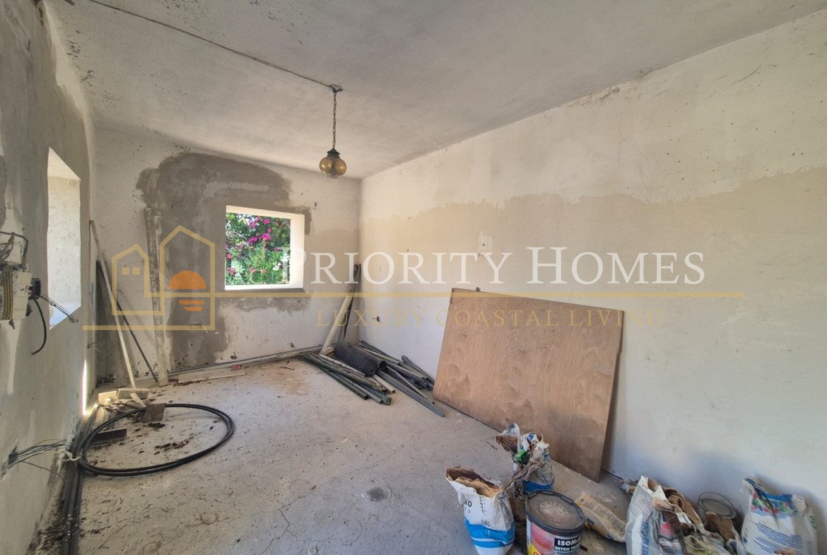 Charming Three-Bedroom Detached Stone Villa in Marathounta, Paphos
