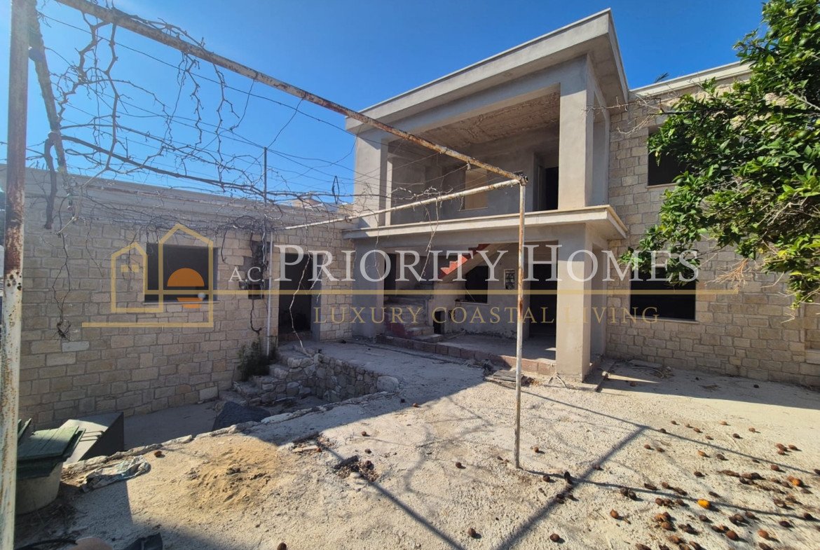 Charming Three-Bedroom Detached Stone Villa in Marathounta, Paphos