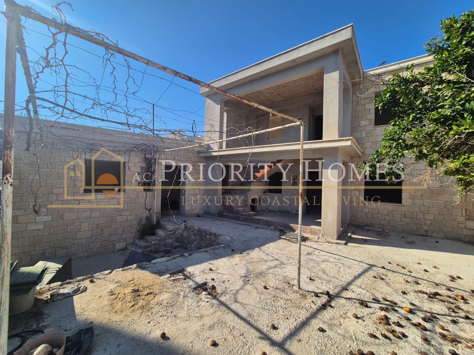 Charming Three-Bedroom Detached Stone Villa in Marathounta, Paphos