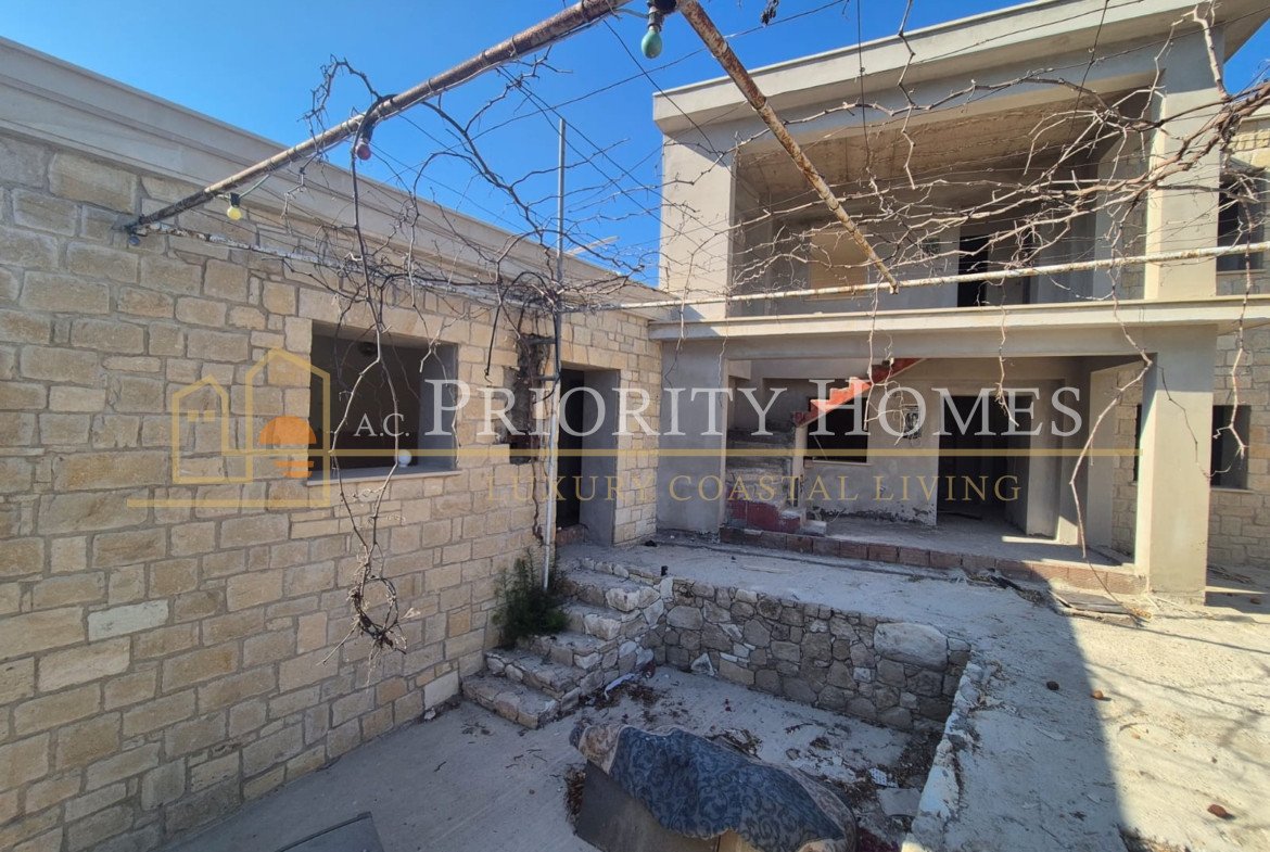 Charming Three-Bedroom Detached Stone Villa in Marathounta, Paphos