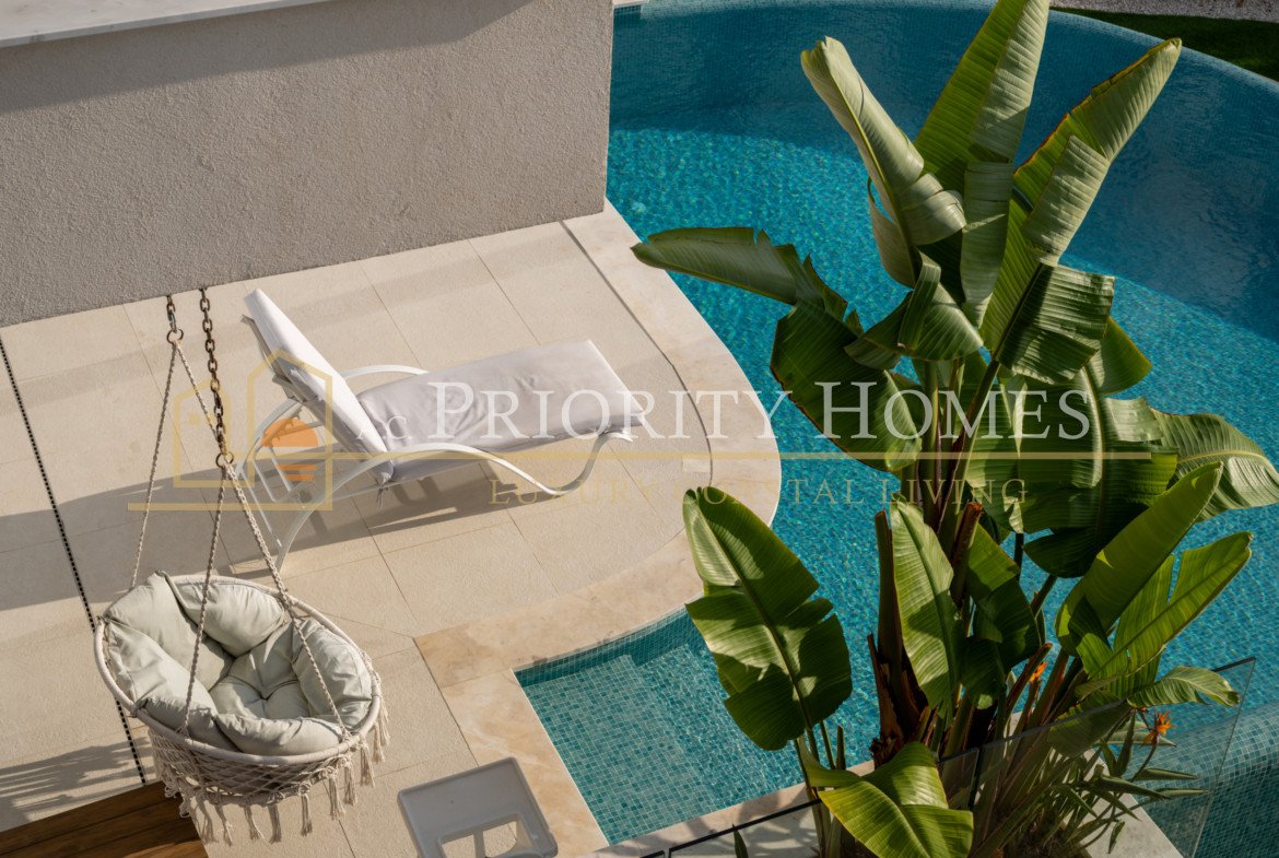 Exclusive Five-Bedroom Villa with Sea Views in Kissonerga