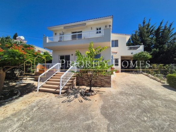 Four-Bedroom Villa for Rent in Pegeia