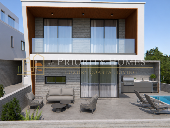 Modern Three-Bedroom Villas in Geroskipou