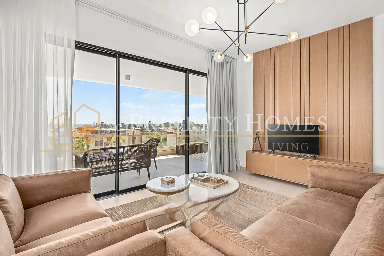 Three-Bedroom Apartment for Rent in Universal