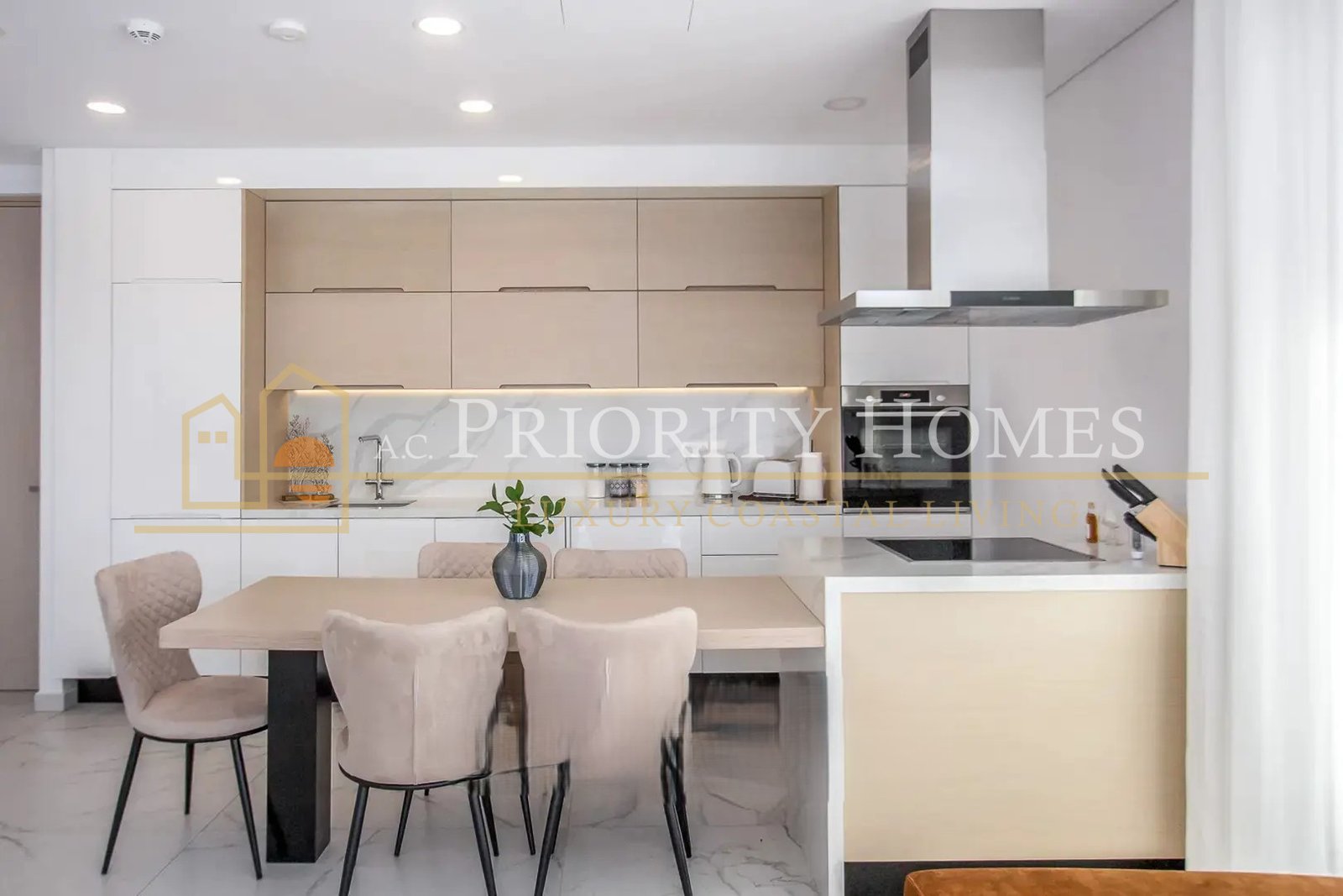 Three-Bedroom Apartment for Rent in Universal