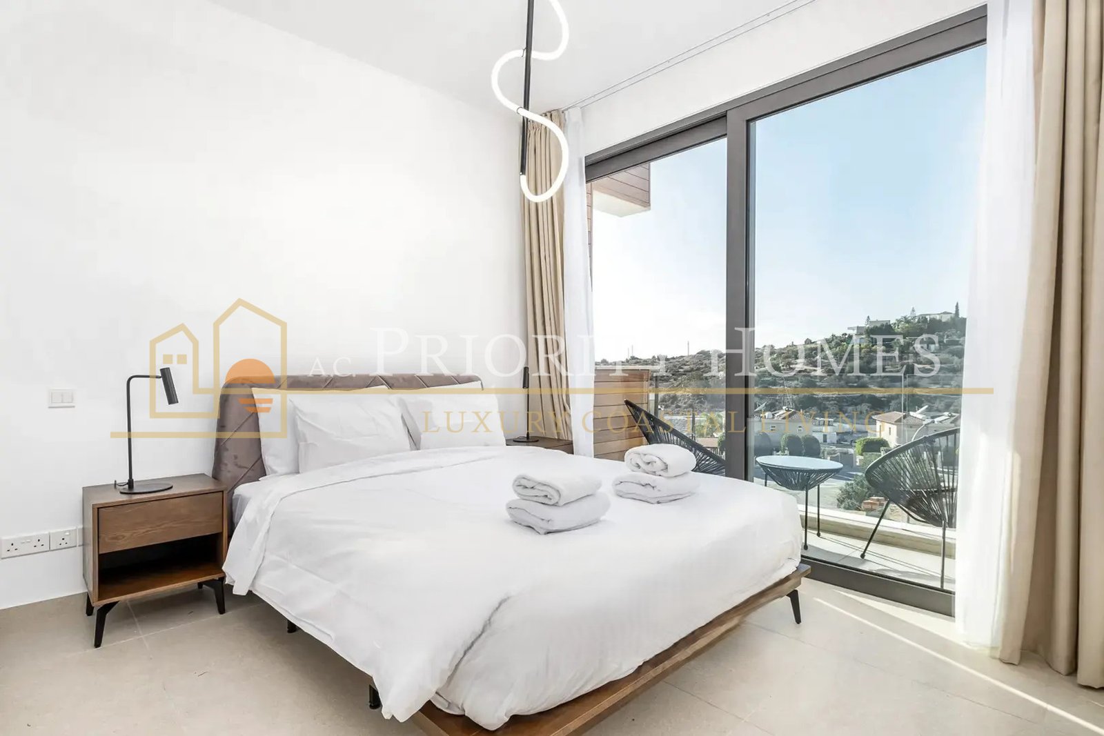 Three-Bedroom Apartment for Rent in Universal