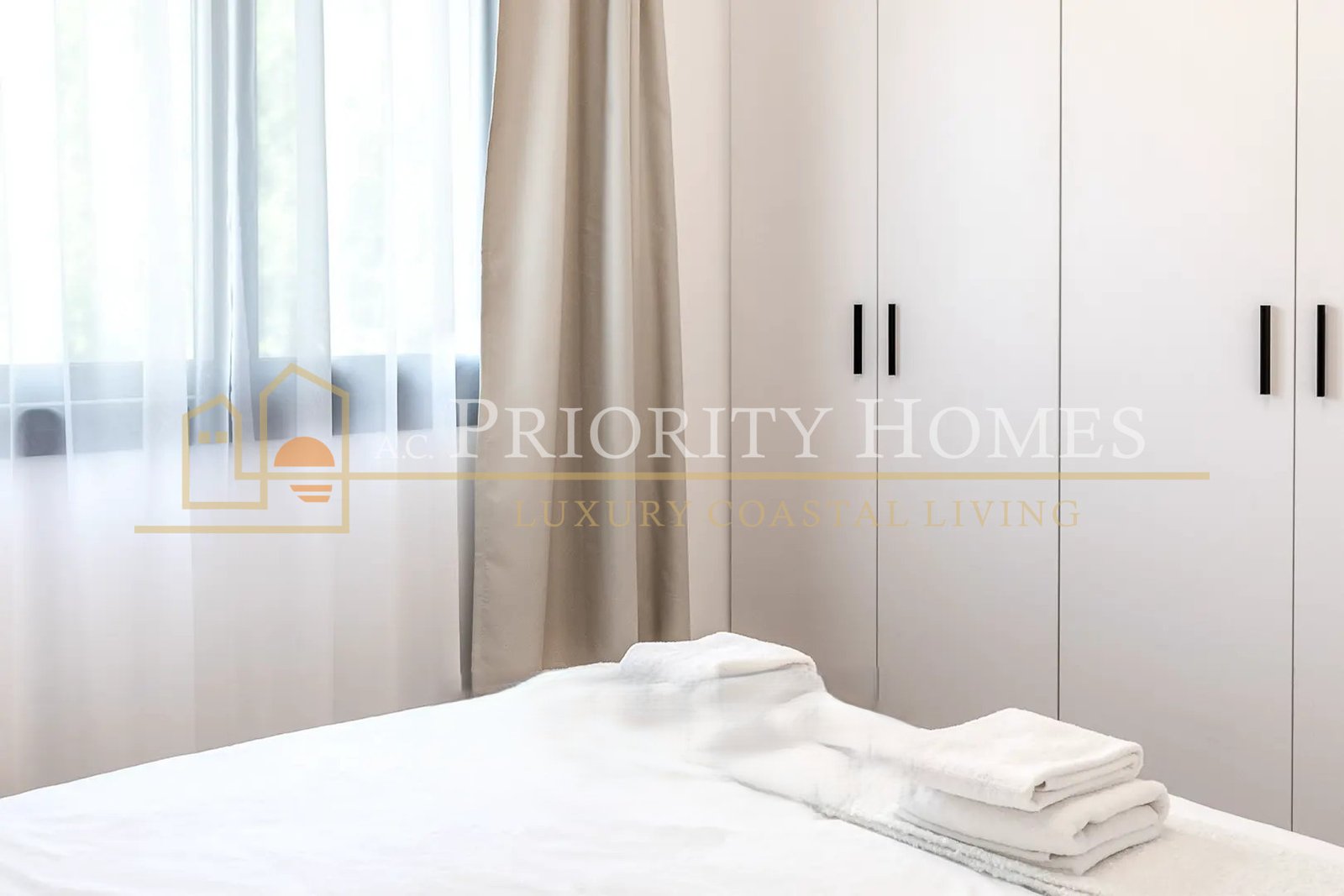 Three-Bedroom Apartment for Rent in Universal