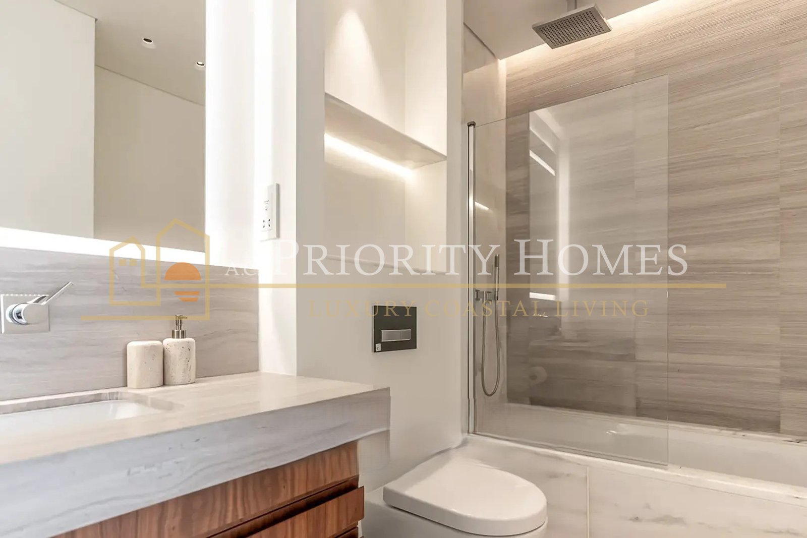 Three-Bedroom Apartment for Rent in Universal