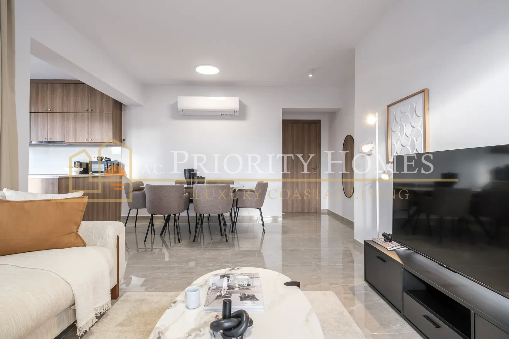 Fully Furnished Two-Bedroom Apartment in Universal
