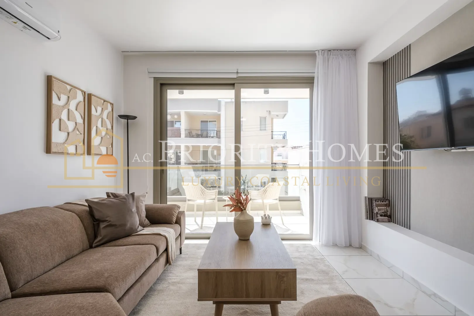Fully Furnished One-Bedroom Apartment in Universal