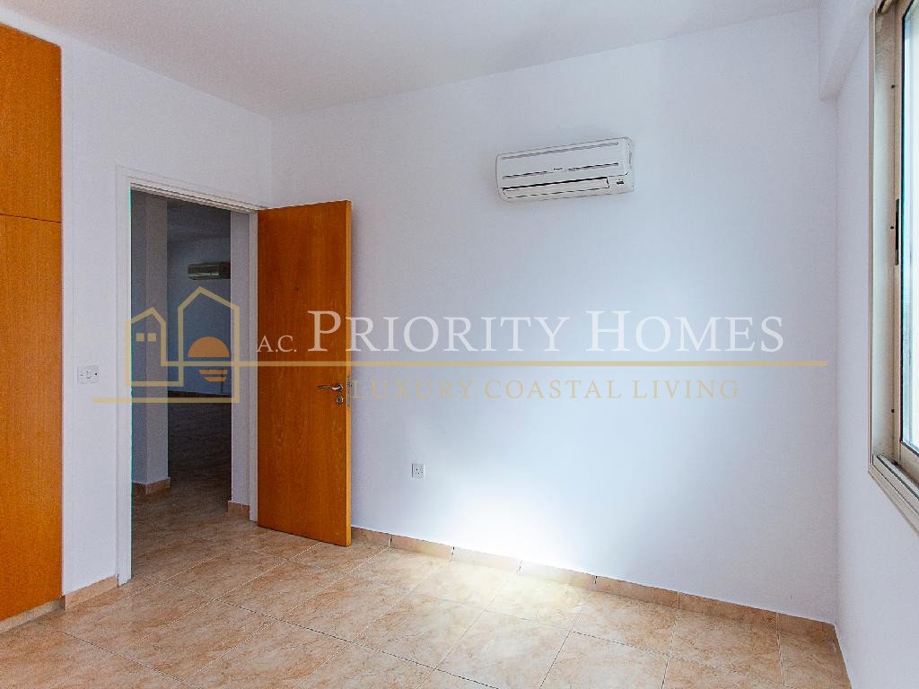 Two‑Bedroom Apartment for Sale in Paphos – Universal