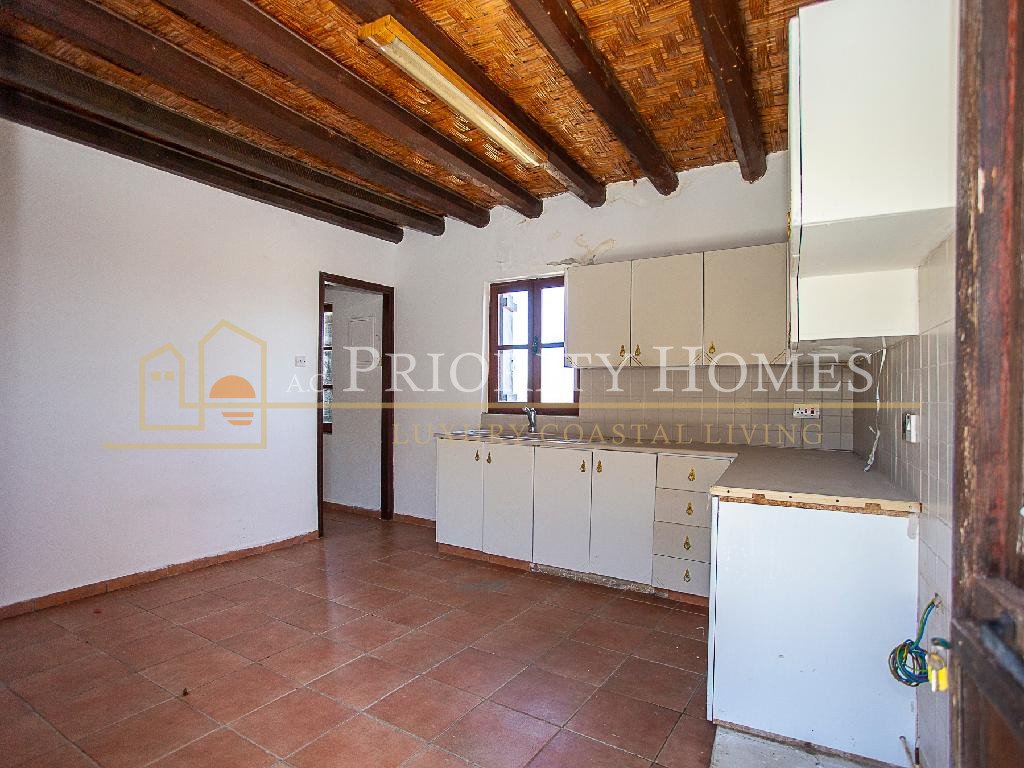 Stone‑Built Two‑Bedroom House in Koili