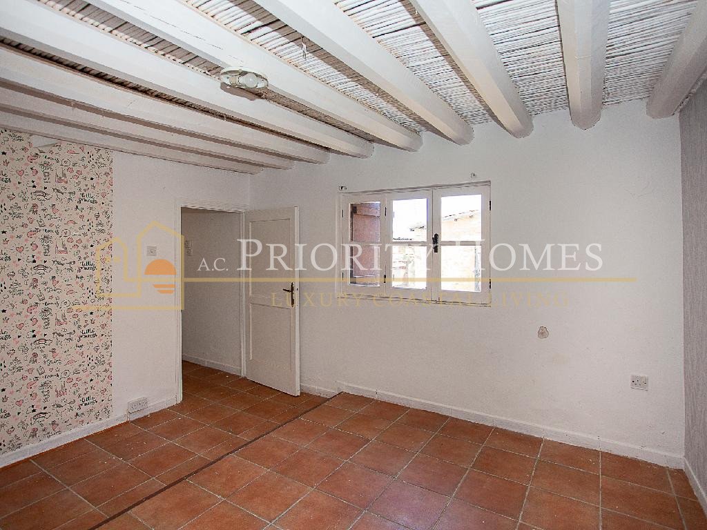 Stone‑Built Two‑Bedroom House in Koili