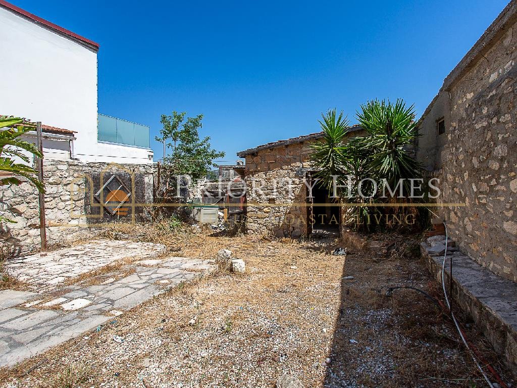 Stone‑Built Two‑Bedroom House in Koili