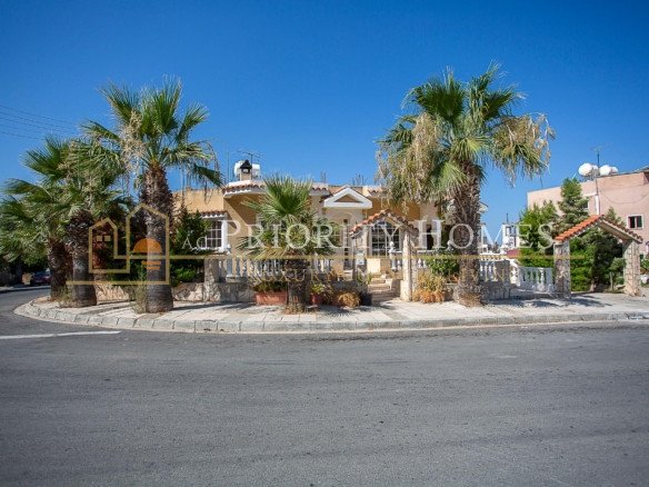 Three-Bedroom House with Semi-Basement for Sale in Emba