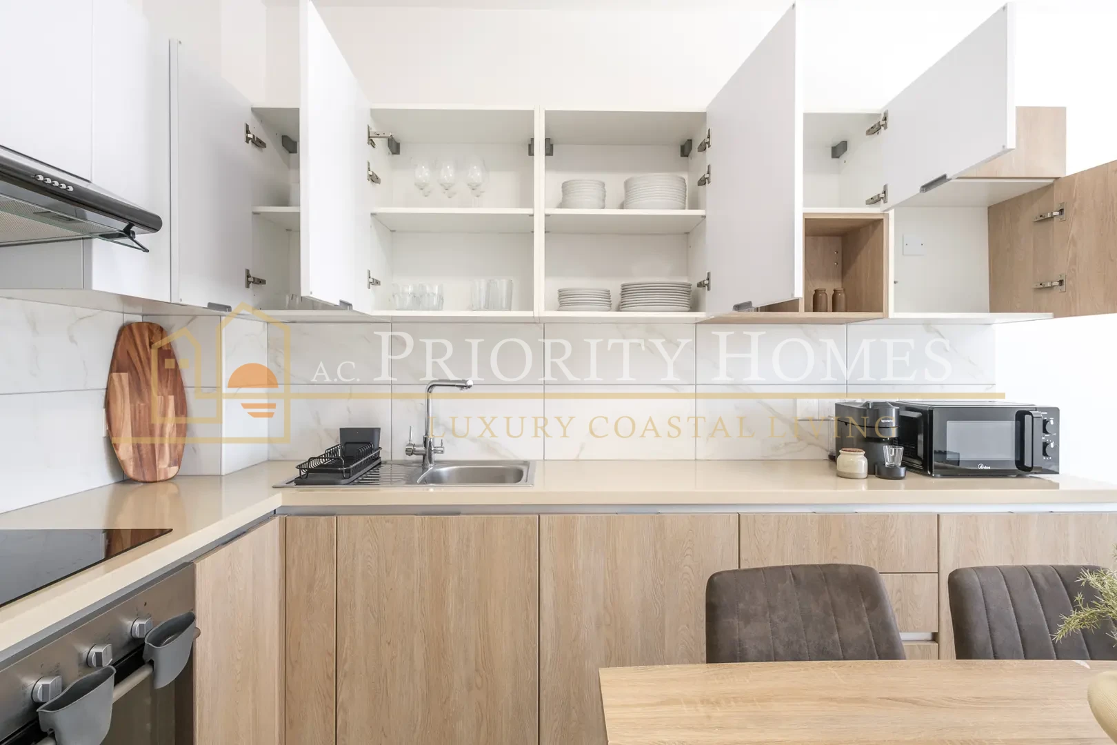 Fully Furnished One-Bedroom Apartment in Universal