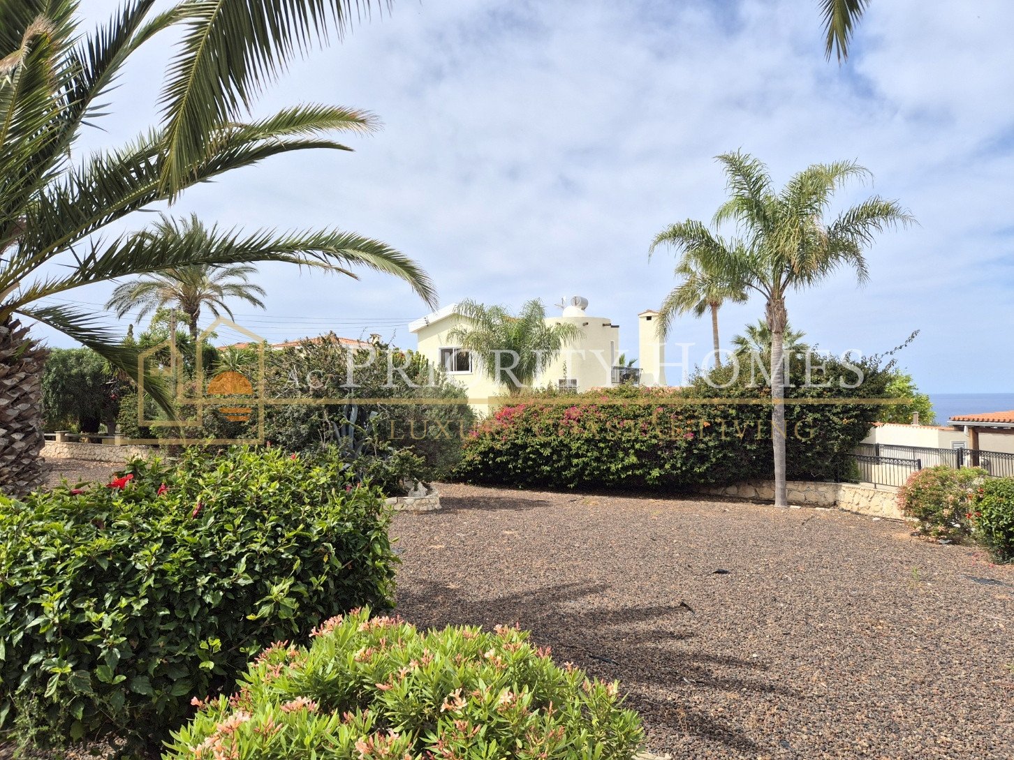 Three‑Bedroom Villa in Pegeia – Sea Caves