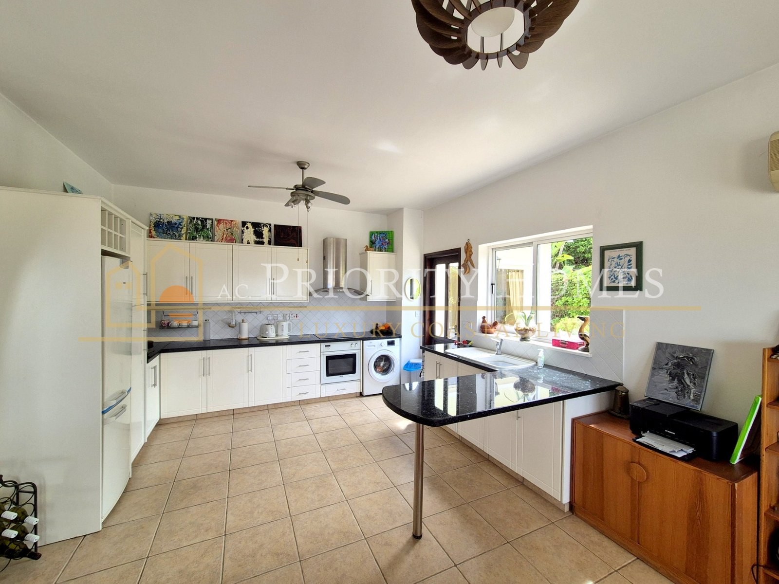 Three‑Bedroom Villa in Pegeia – Sea Caves