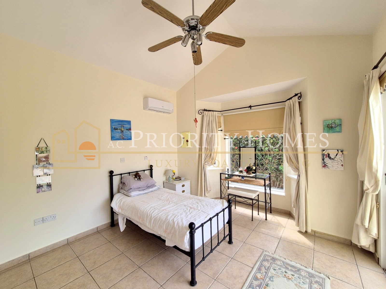 Three‑Bedroom Villa in Pegeia – Sea Caves