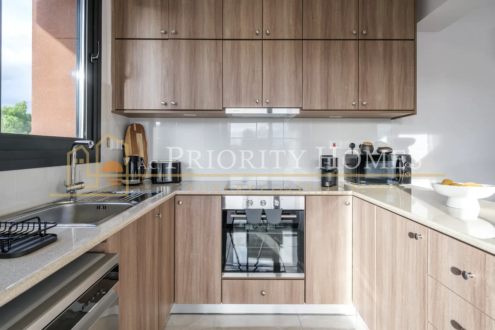 Fully Furnished Two-Bedroom Apartment in Universal