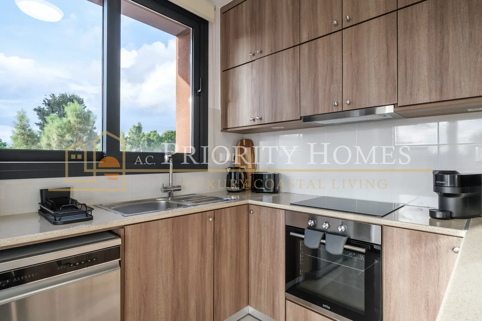 Fully Furnished Two-Bedroom Apartment in Universal