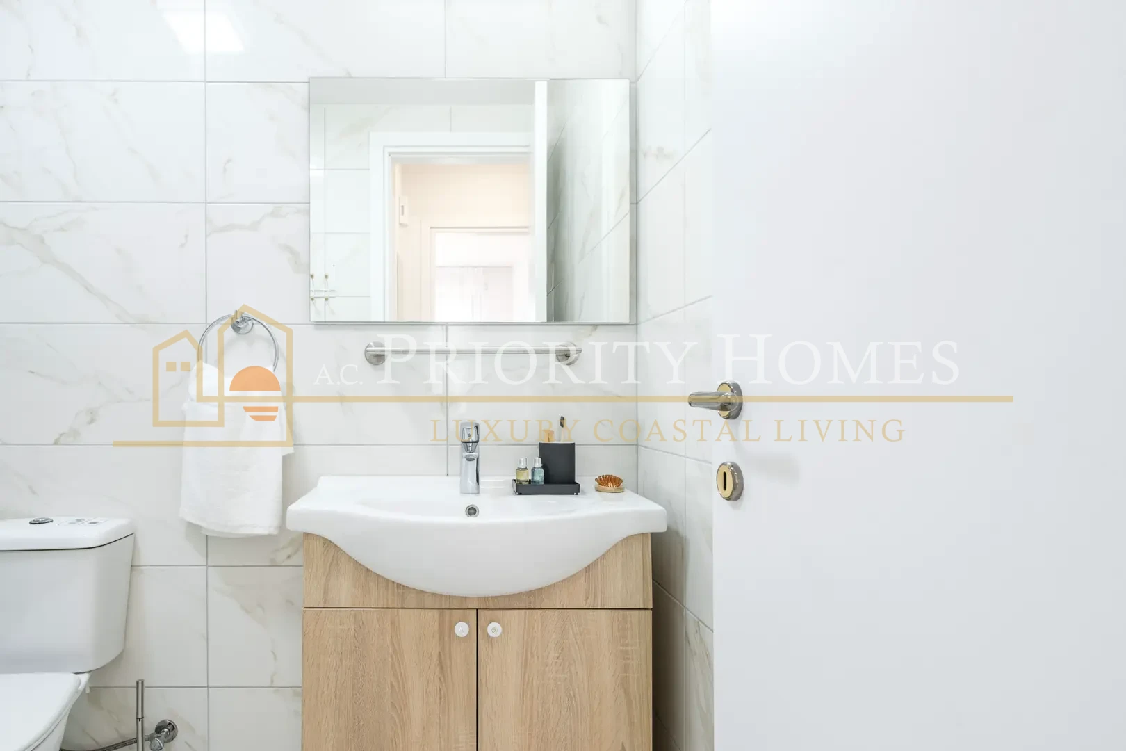 Fully Furnished One-Bedroom Apartment in Universal