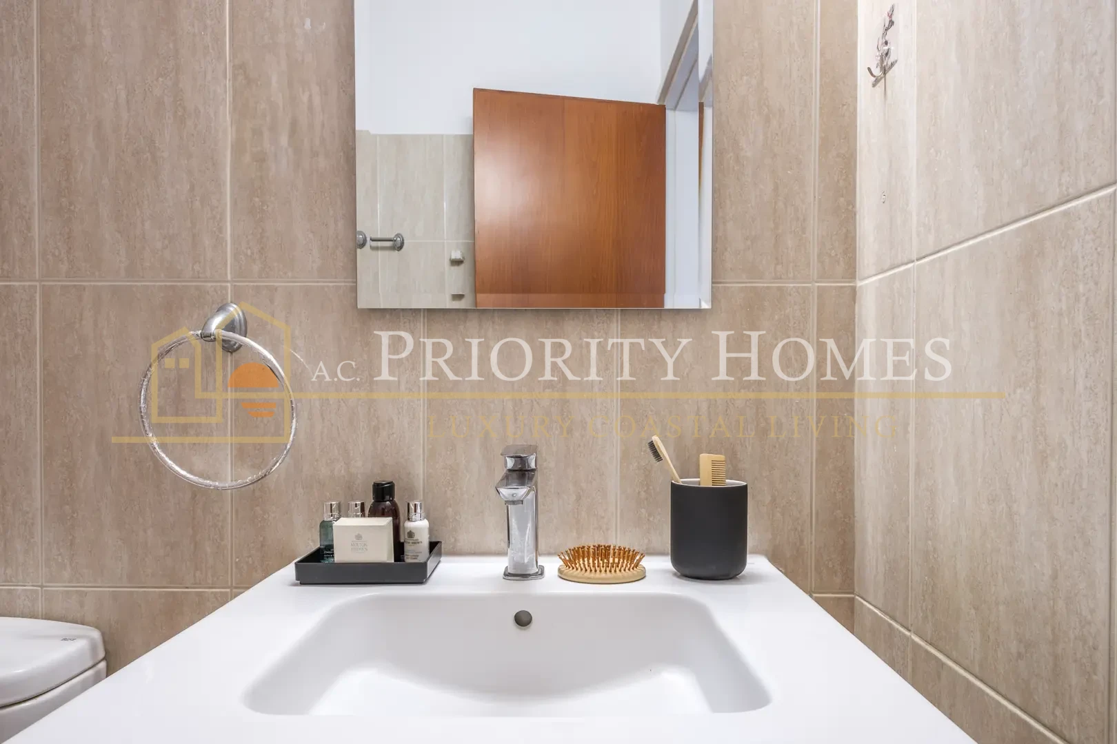 Fully Furnished One-Bed Apartment in Kato Paphos