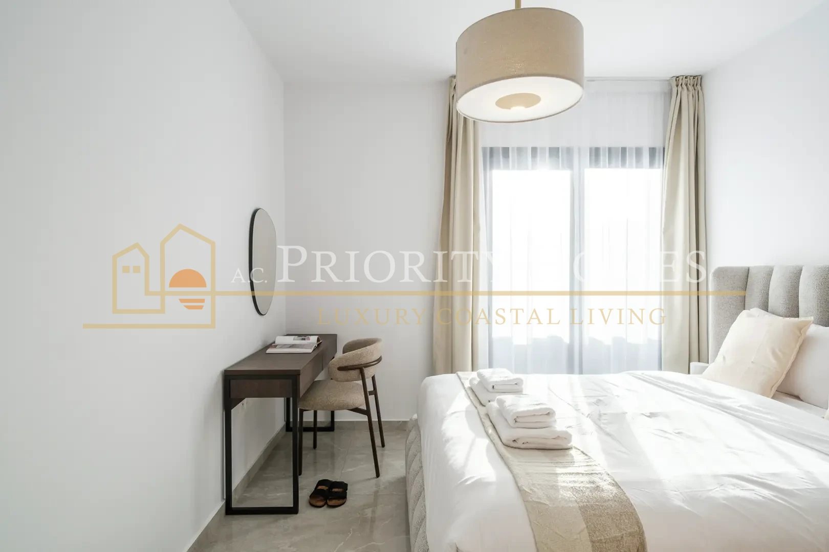 Fully Furnished Two-Bedroom Apartment in Universal