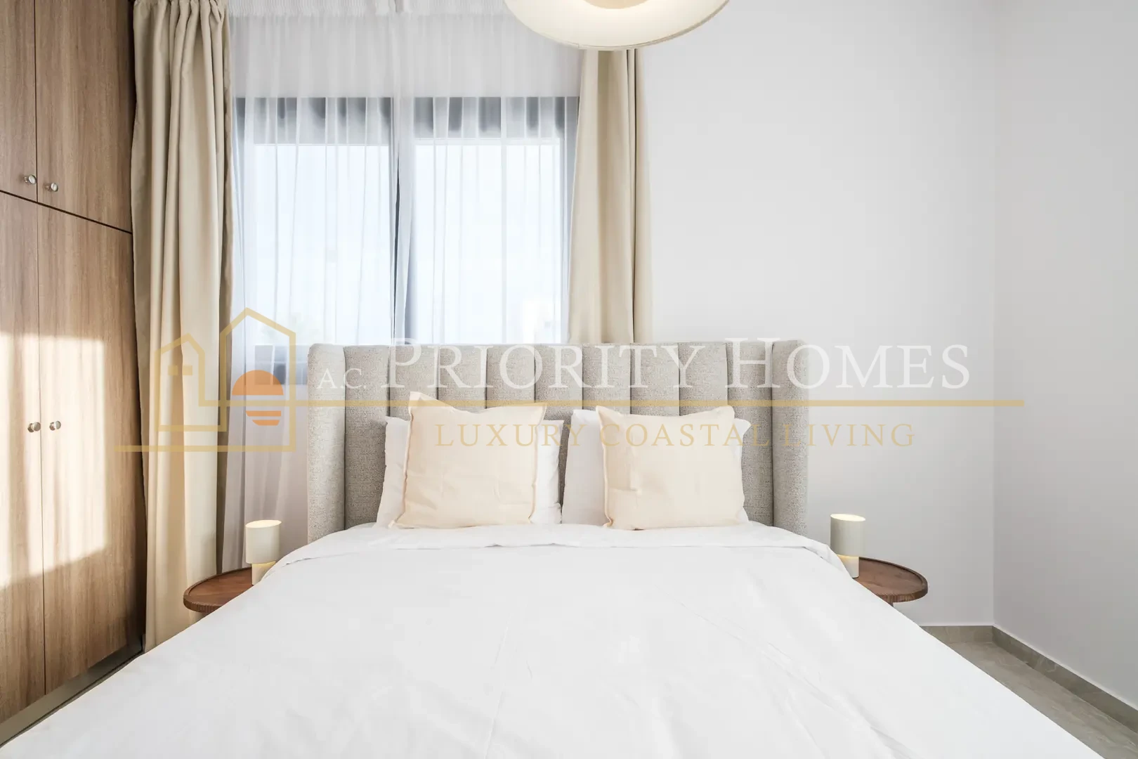 Fully Furnished Two-Bedroom Apartment in Universal