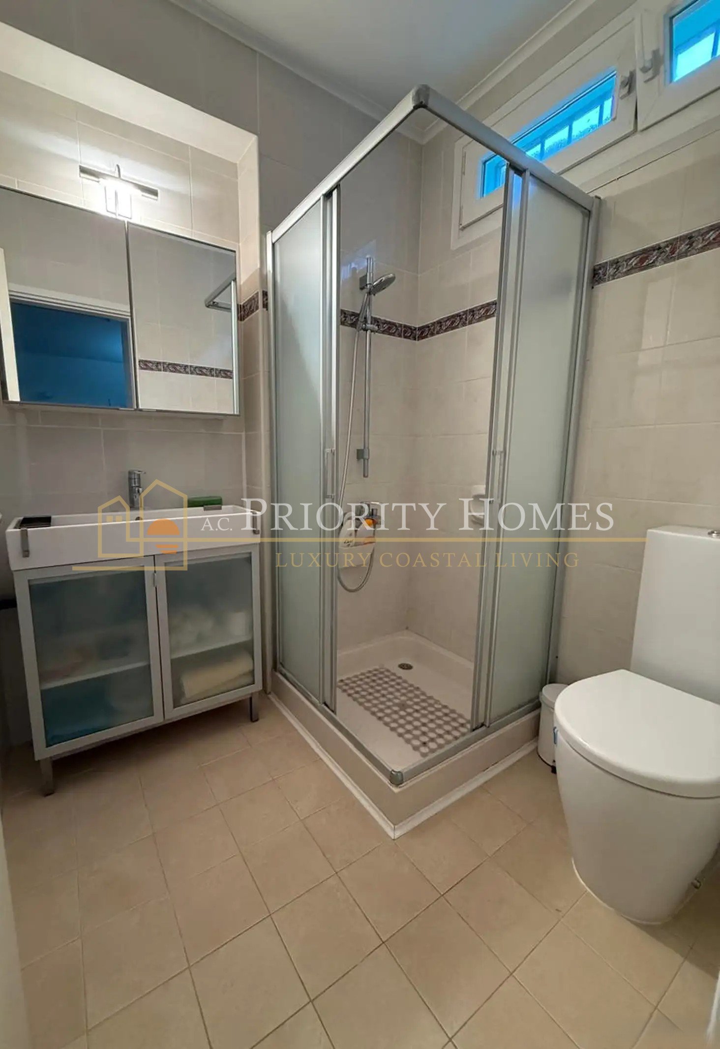 Four-Bedroom Luxury Villa for Rent in Coral Bay