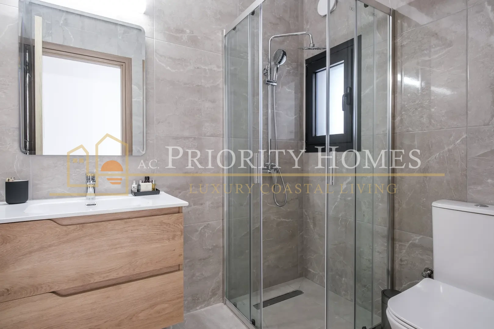 Fully Furnished Two-Bedroom Apartment in Universal