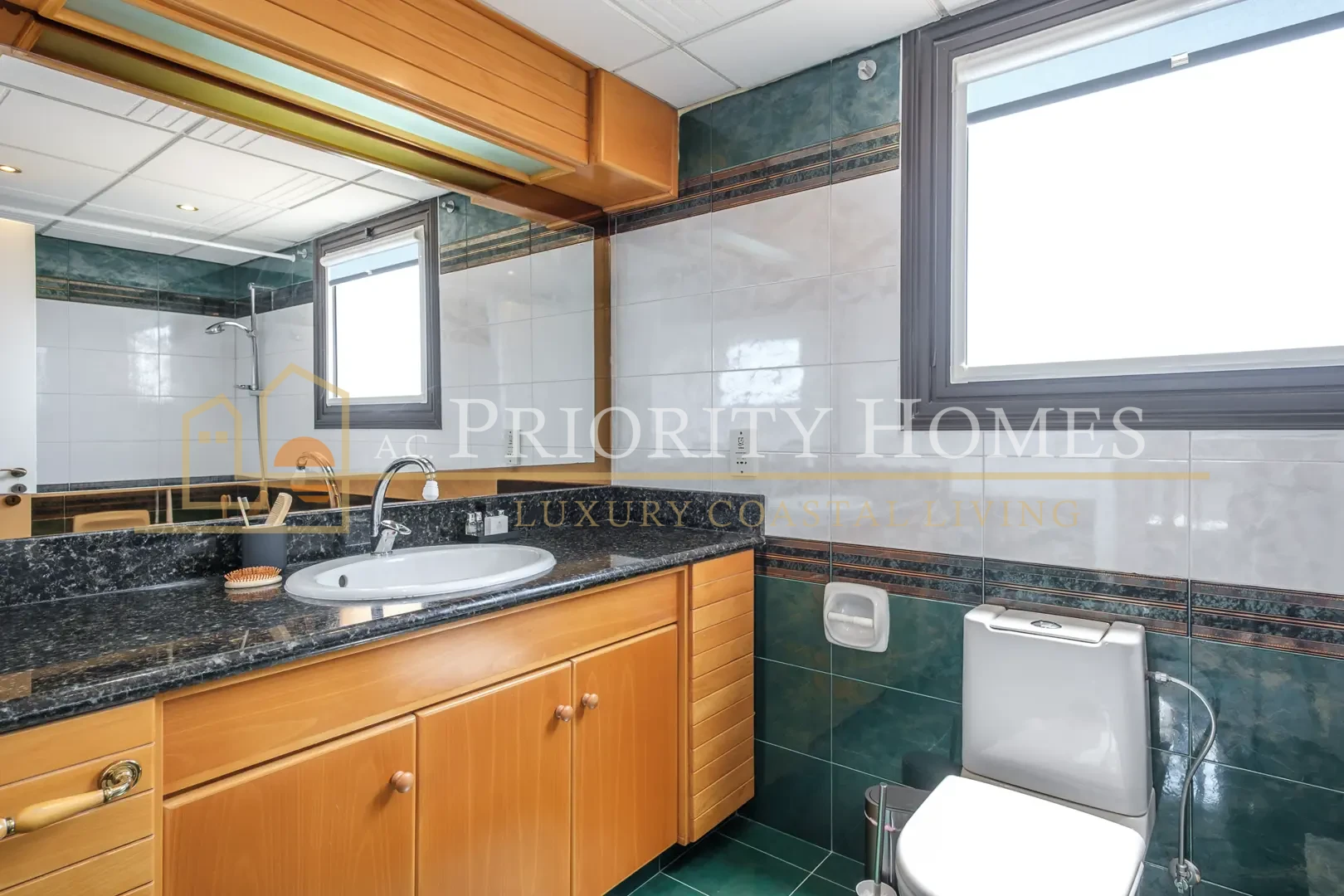 Five-Bedroom Furnished Apartment in Central Paphos