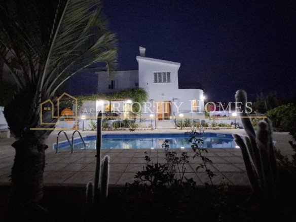 Four-Bedroom Villa for Rent in Tala