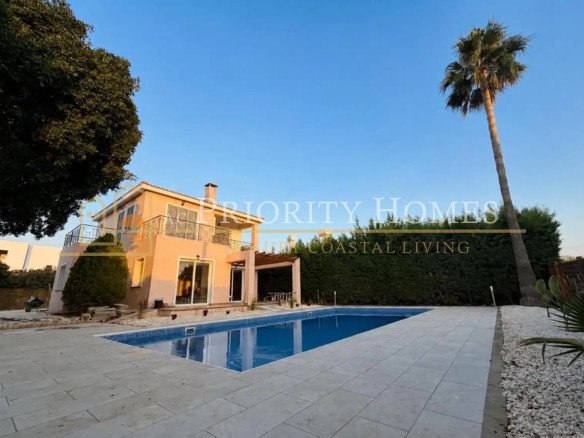Three-Bedroom Villa for Rent in St. Georges