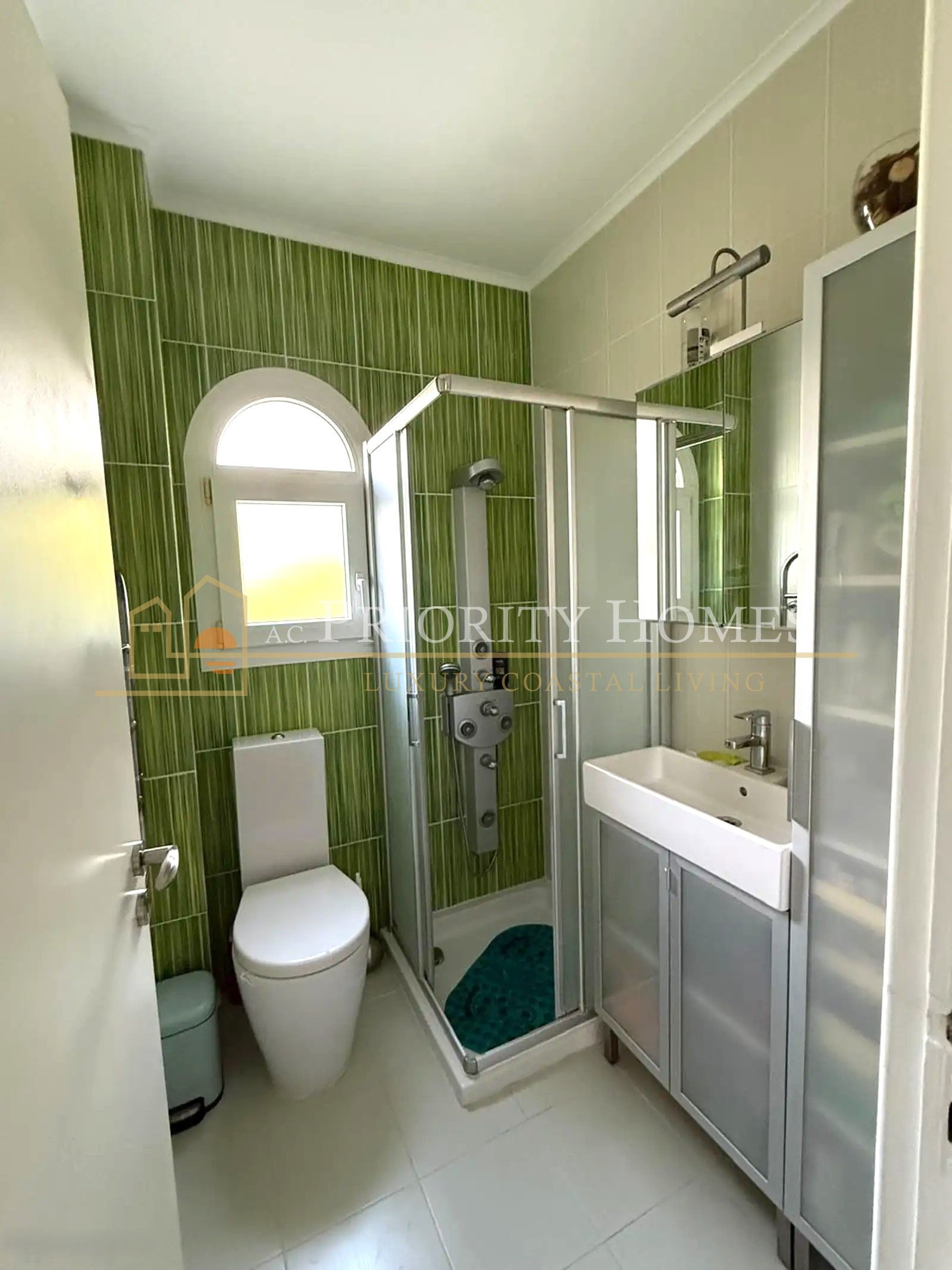 Four-Bedroom Luxury Villa for Rent in Coral Bay