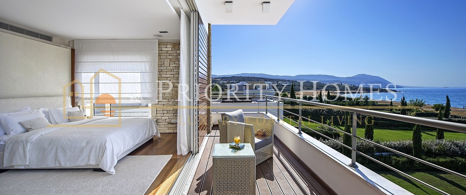 Three‑Bedroom Beachfront Villa in Polis – Latchi