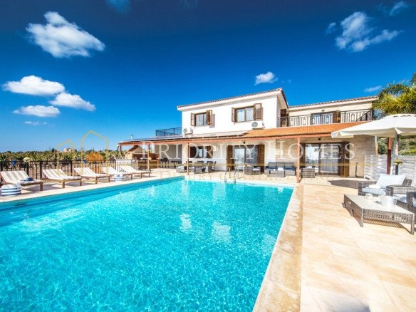 Four‑Bedroom Villa in Pegeia – St. George