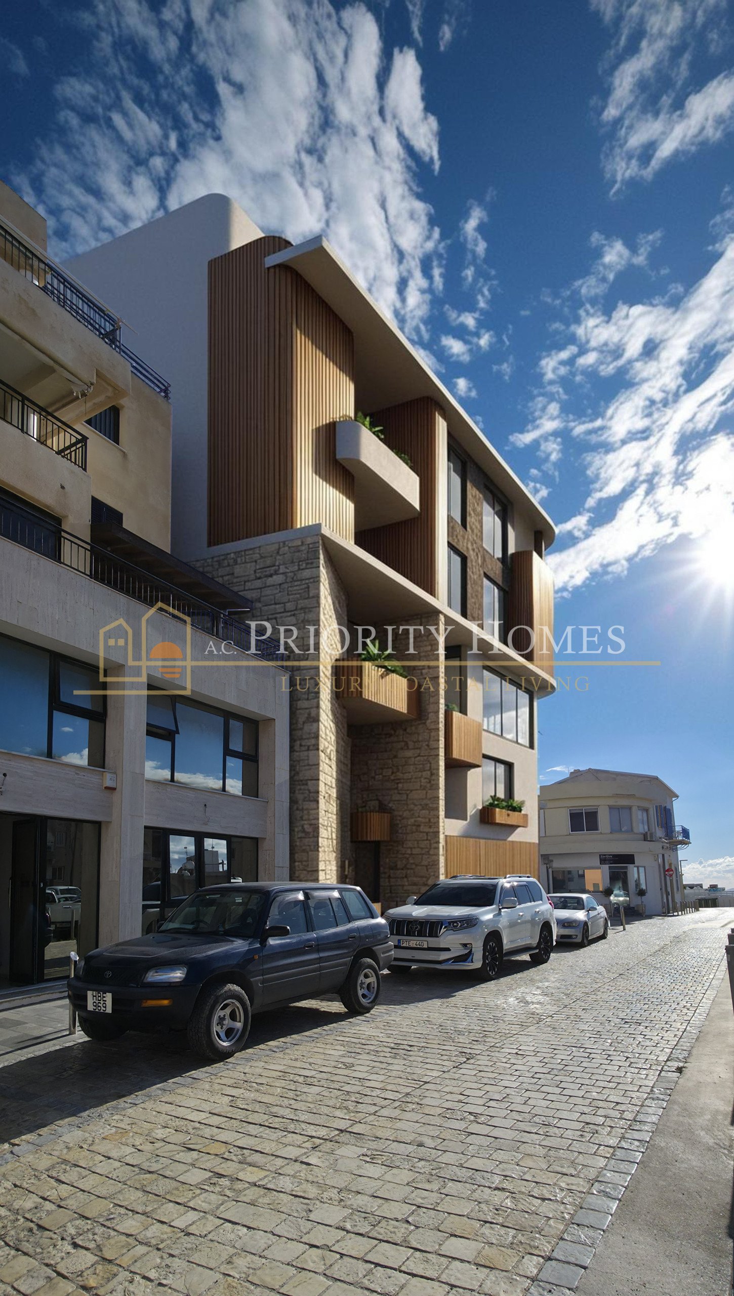 Two‑Story Five‑Bedroom Apartment in Paphos – Central