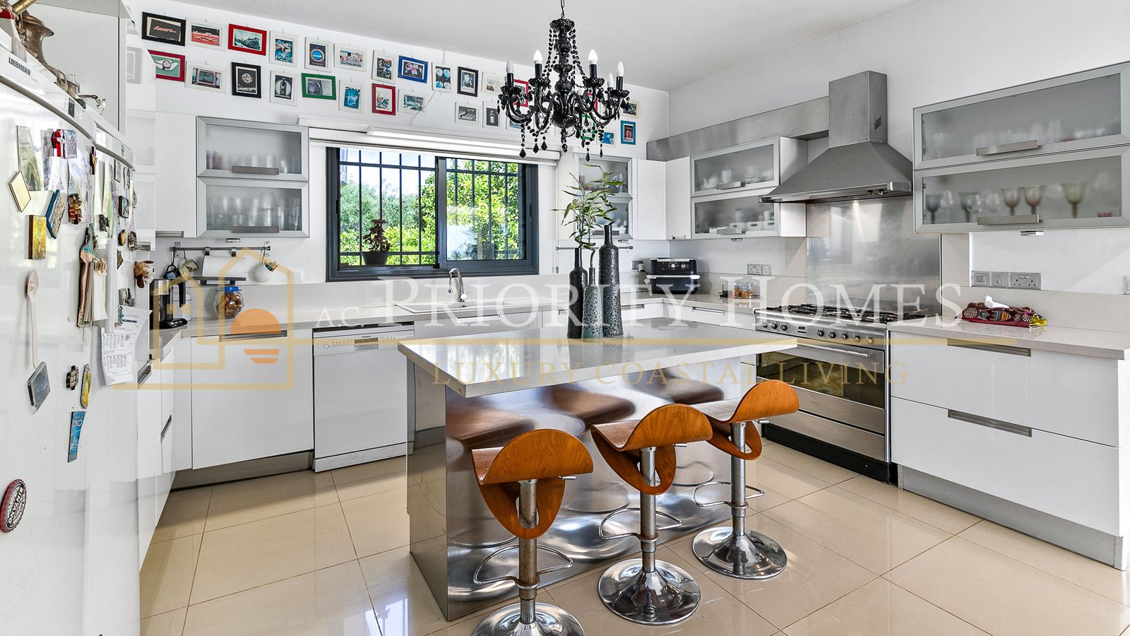 Luxury Six Bedroom Villa in Konia