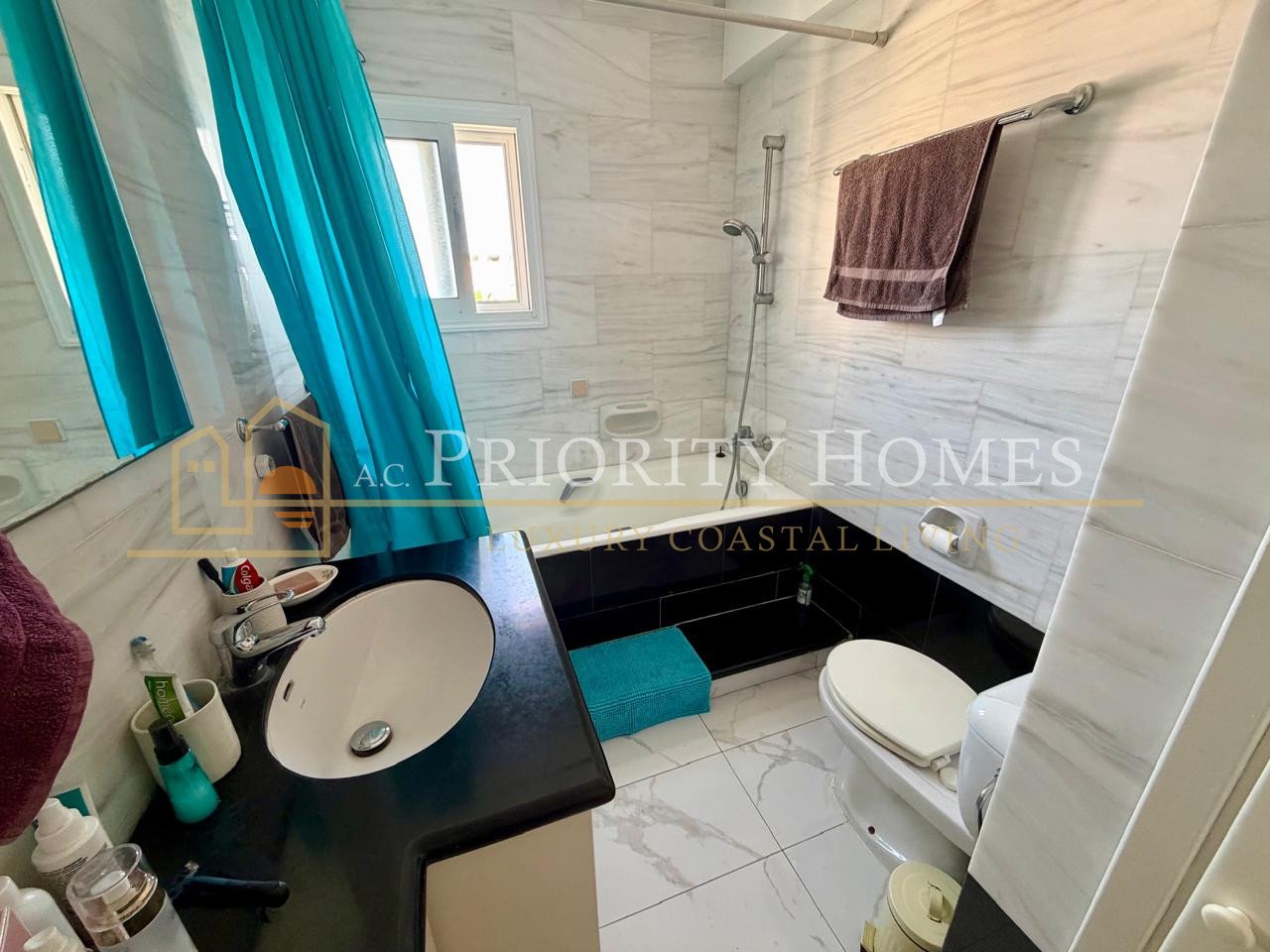 Stunning Two-Bedroom Sea‑View Penthouse in Paphos – Tomb of the Kings