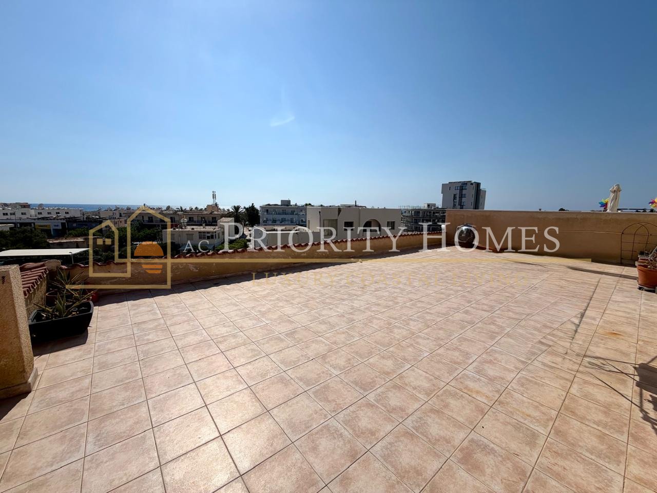 Stunning Two-Bedroom Sea‑View Penthouse in Paphos – Tomb of the Kings